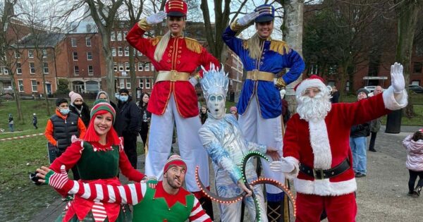 Christmas themed entertainers Christmas themed entertainers