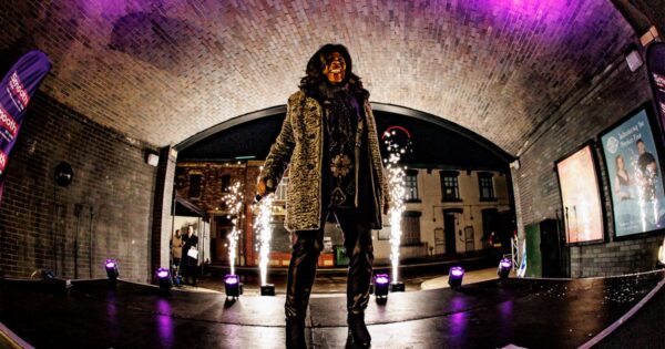 Jaki Graham at Carols on the Cobbles - Manchester