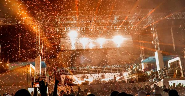 Event special effects Image of stage with confetti cannons